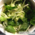 Салат со шпинатом и огурцами