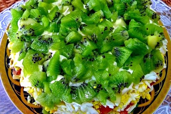 Изумрудная россыпь - салат с киви